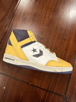 1986 Magic Johnson Authentic Signed Converse Weapon Shoe ORIGINAL LA Lakers - Image 1 of 4