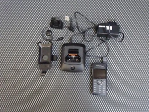 Motorola SL4000e Radio ręczne UHF403-470MHz MHz z baterią, ładowarką, akcesoriami - Zdjęcie 1 z 7