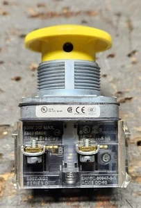 Allen-Bradley 800T-D9D2 Momentary Pushbutton Mushroom Head Yellow - Picture 1 of 5