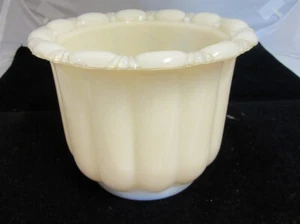 Scarce  Aladdin ALACITE VASE   Signed on Base - Picture 1 of 5