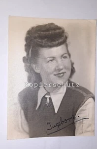 Junge Frau top frisiert :-) Friseur Anstecknadel Maid 1940er Mode Vintage Foto - Bild 1 von 3