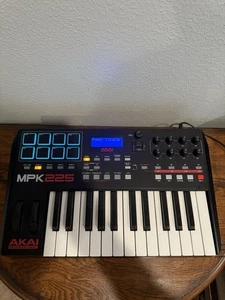 Akai Professional MPK225 USB MIDI Keyboard Controller 25 Key-Board No Cables P64 - Picture 1 of 8