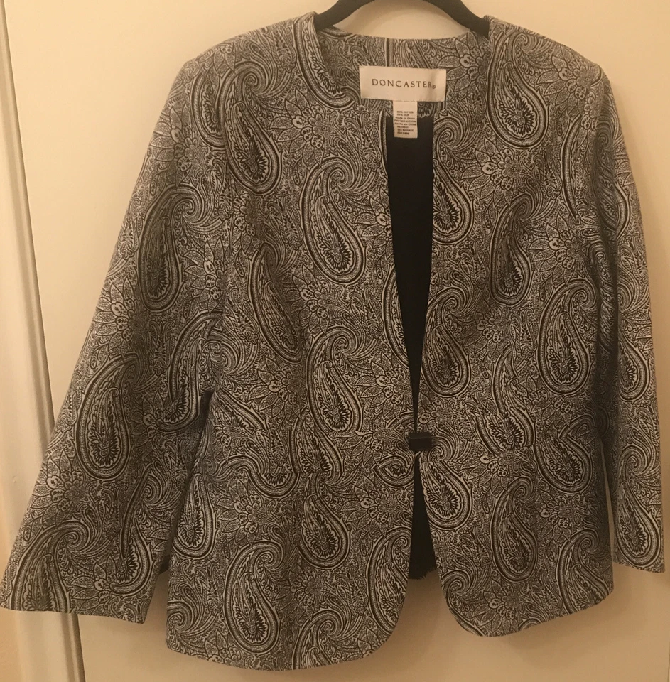 Jaqueta Doncaster tamanho 12 preta e branca paisley mistura de algodão/seda excelente carreira - Imagem 1 de 4