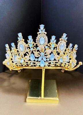 Princess Flower Crown, Floral Tiara, Birthday Party Crown, Blue Gemstone Tiara — 第 1/4 张图片