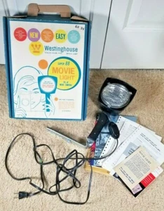 Luz de película Westinghouse Sealed Beam Super 88 funcionando con caja y papeleo de película - Imagen 1 de 11