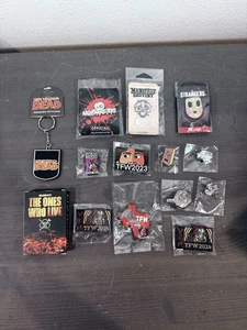 Menge 14 gruselige gruselige Walking Dead Pins & Schlüsselanhänger Texas TFW - Bild 1 von 11