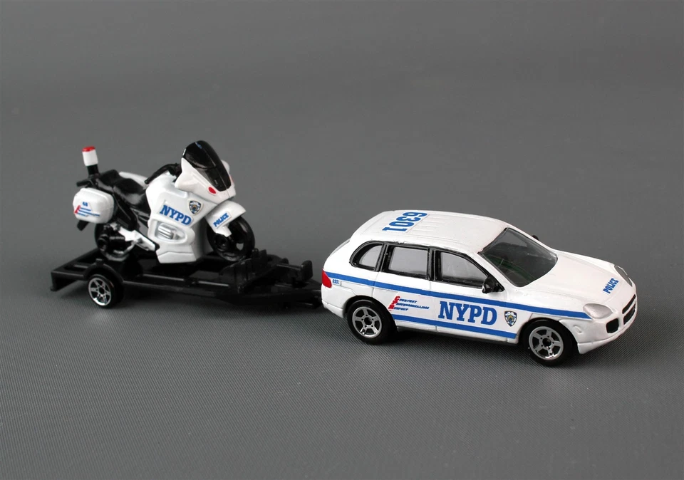 Coche de policía de Nueva York "Porsche" con motocicleta de tráfico "DieCast" 1/64 Foto 1 de 3