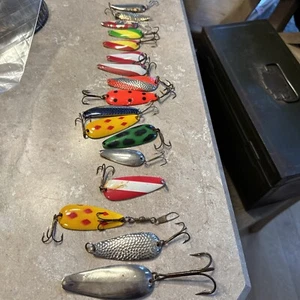17 Used Trolling Fishing Spoons - Picture 1 of 6
