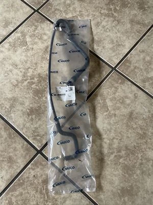 Una nueva manguera de refrigerante de radiador Vaico V201298 para BMW 550i 650i Foto 1 de 3