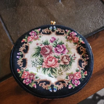 Vintage 1950s Petit Point Delicate Floral Needlepoint Handbag Coin Purse  - Image 1 of 4