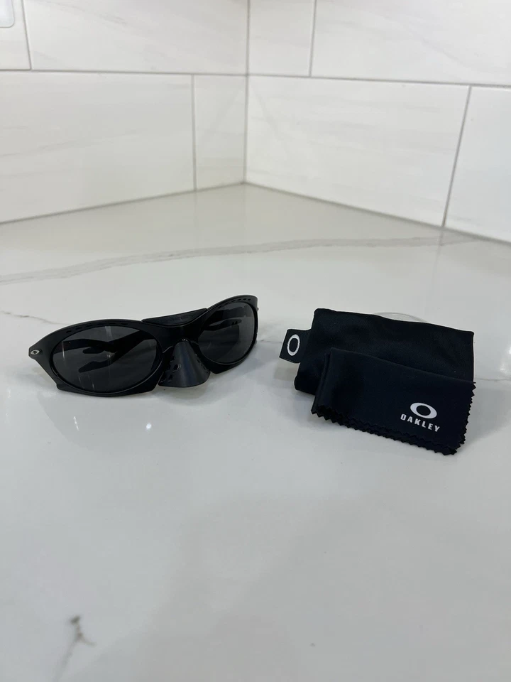 Gafas de sol Oakley Plantaris OO9437 - lentes polarizadas Prizm negras mate Foto 1 de 4