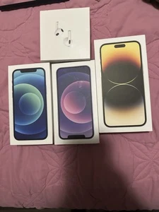 Lots de trois iPhone Box et Apple AirPod Box - Photo 1 sur 5