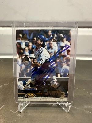 Tarjeta autografiada con autenticación Pinnacle 1994 - Mike Piazza #28 Foto 1 de 3