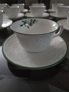 Juego de 2 tazas y platillos Mikasa Holiday Season Demitasse DB901 - Imagen 1 de 7