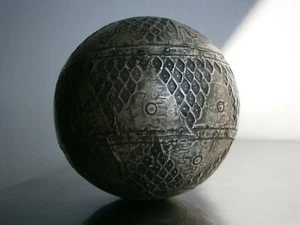 BOULE DECORATIVE BOIS ET FEUILLE ARGENT REPOUSSE DECO INDE MEDITATION - Picture 1 of 8