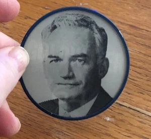 Barry Goldwater Pin Flicker Lenticular Political Pinback Vintage Vari-Vue 1964 - Picture 1 of 5
