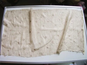 Embroidered crinkle gold silk/metallic organza, 93cm/36in x 44cm/17in - Picture 1 of 6