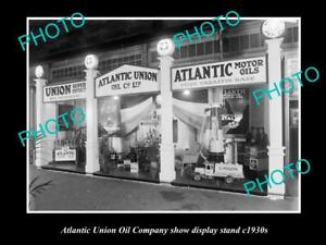OLD 8x6 HISTORIC PHOTO OF THE ATLANTIC UNION OIL COMPANY DISPLAY STAND c1930s