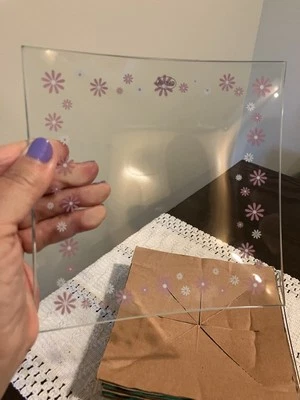 Pampered Chef Daisy Dessert Plates Set of 4 Glass 2818 Pink White Retired 6”x6” - Image 1 of 4