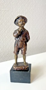 Scultura in bronzo Julius Schmidt-Felling ragazzo in plastica con gambo 1900 ca. - Foto 1 di 6
