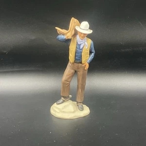 1985 JOHN WAYNE als Bob Seton in "DARK COMMAND" Porzellanfigur von Avon Vintage - Bild 1 von 6