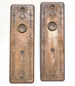2 PANNELLI POSTERIORI POMELLO PORTA VINTAGE VITTORIANO IN OTTONE ABBINATO CON FORO CHIAVE BOCCHETTA - Foto 1 di 5