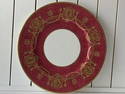 Rare Wedgwood Pat X9389 Raised Gold Greek Figures on Maroon Cabinet Plate 10.75" - image 1 of 4