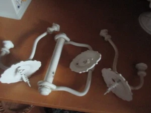 Shabby Chic Bathroom Set - 1 Toilet paper Holder & 2 Towel Hooks - Picture 1 of 7