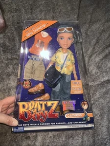 Bratz Boyz VINTAGE 1° Edizione 2002 CAMERON Bambola Stylin Nuovo Abbigliamento Moda - Foto 1 di 2