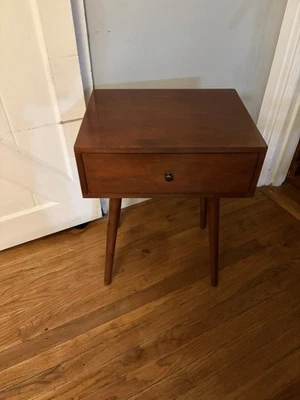 MESA AUXILIAR ESTILO MODERNO MEDIADOS DE SIGLO Foto 1 de 4