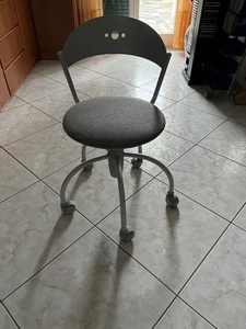 Niedriger Schreibtischstuhl für Jungen  - Bild 1 von 2