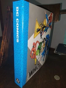 Who's Who In The DC Universe In Binder Vintage 1990 PLUS INSERTS *LOOK* - Picture 1 of 12