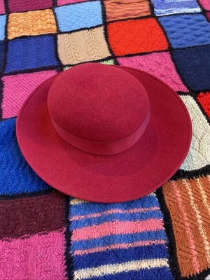 Burberrys Londres Vintage Derby Fedora Sombrero Talla M Rojo Baya Lana Fieltro Inglaterra Foto 1 de 4