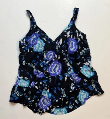 Camiseta Tankini Avenue Talla 18W Negra/Azul Floral en Niveles Foto 1 de 4