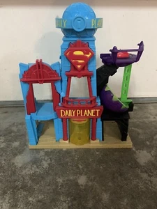 Imaginext Daily Planet Play Set Superman Building 2015 Mattel DTP30 DC Comics - Picture 1 of 8