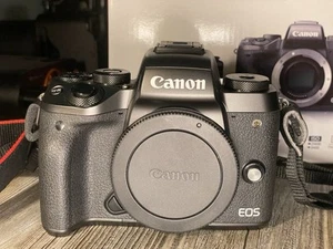Canon EOS M With Genuine Canon EOS M-EF Adapter, EF-S 55-250/4-5.6 IS STM. MINT! - Picture 1 of 15