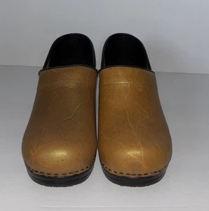 Sanita Leather Clogs Women’s 37 6.5 Professional Mohawk Gold Waxed New - Picture 1 of 8