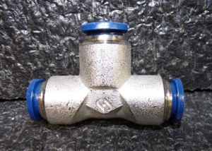 AIGNEP USA 1/2" Metal Union Tee, Brass, 88230-08, PK9, (K) - Picture 1 of 4