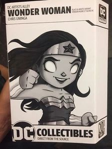 DC Collectibles Artistas Callejón Mujer Maravilla Blanco y Negro FootLocker Exclusivo - Imagen 1 de 12