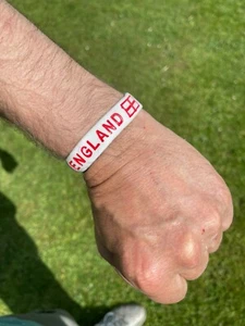 ENGLAND wristband -12 wristbands for only £6.99!! Fast posting. - Picture 1 of 3