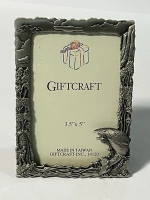 Marco de fotos con tema de pesca de metal Giftcraft 3D 3,5 x 5,0 Foto 1 de 4
