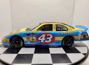 2004 Jeff Green #43 Cheerios Dodge Intrepid Club Car 1:24 ACTION - Picture 1 of 8