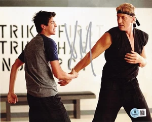 Xolo Mariduena signiertes Cobra Kai Miguel Diaz 8x10 Foto mit Beckett BAS COA BV13221 - Bild 1 von 1