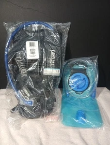 Neu unbenutzt CamelBak Damen Rogue Light 70 Unzen Trinkrucksack - schwarz kostenloser Versand B2 - Bild 1 von 10