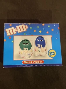 M&M's Waving Green & Blue Ceramic Salt & Pepper Shakers - Benjamin & Medwin 2001 - Picture 1 of 3