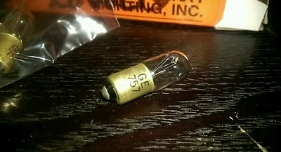 Sunray 757 MINI LAMP 28V .08A 2.24W MINI BAYONET T3-1/4 1.19"L - Image 1 of 2