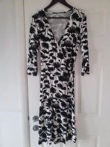 Marks & Spencers Size 12 Black & White Floral print Wrapdress, Hip... - Picture 1 of 6