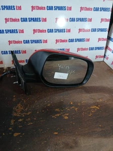 Toyota Yaris mk2 2006 driver right red wing door mirror marks - Picture 1 of 7