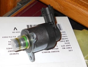 NOS 2006-10 GMC Chevrolet 2500 3500 Truck Van 6.6 Diesel Fuel Pressure Regulator - Picture 1 of 1