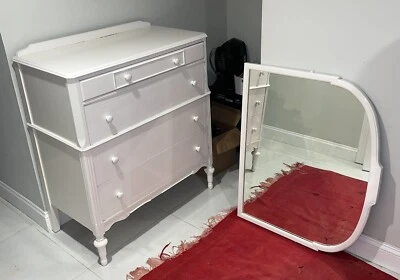 Cómoda Tallboy antigua vintage y espejo a juego pintado blanco Foto 1 de 4